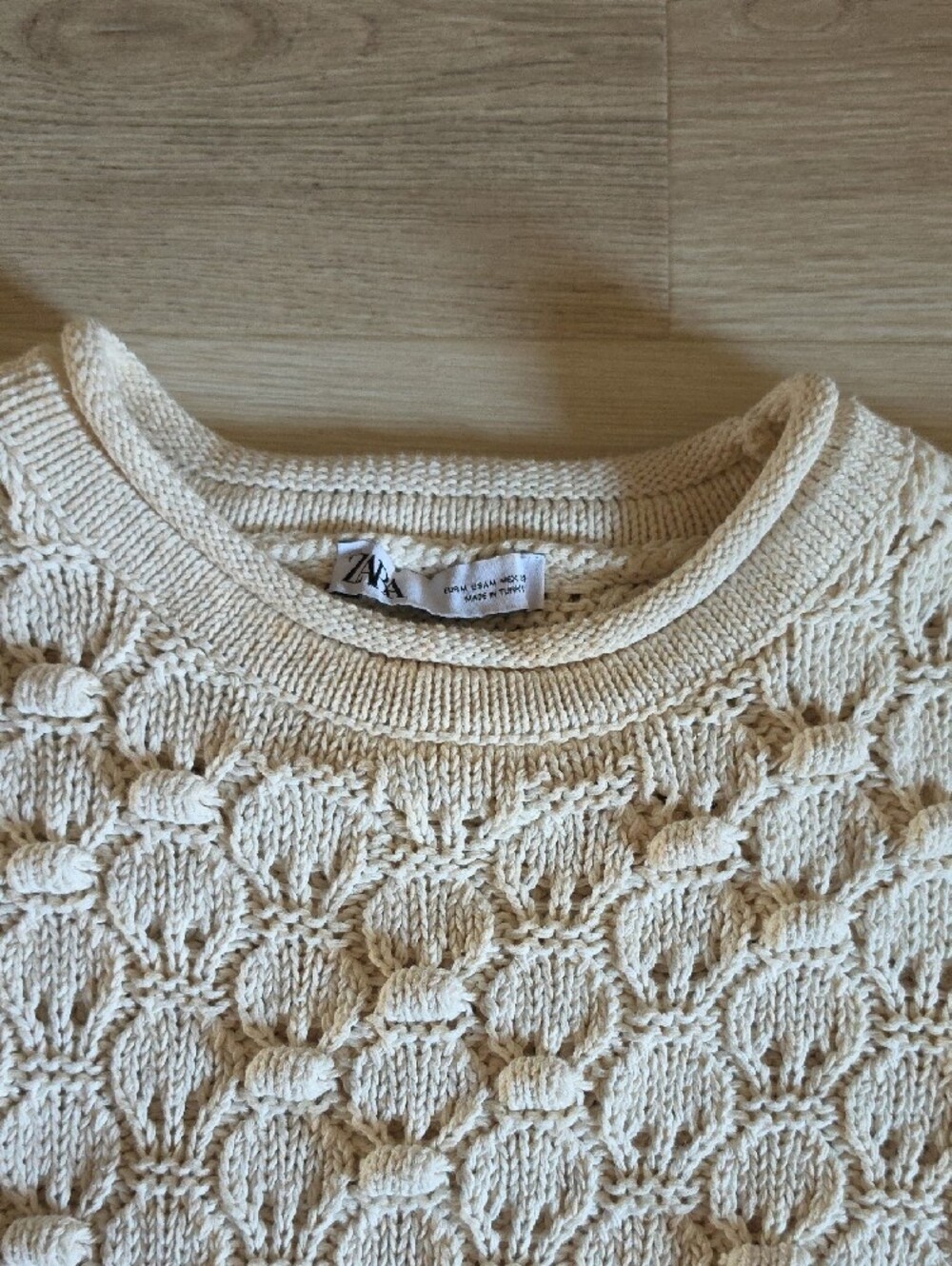 Zara Cream Textured Knit Sleeveless Sweater - Picture 3 of 9